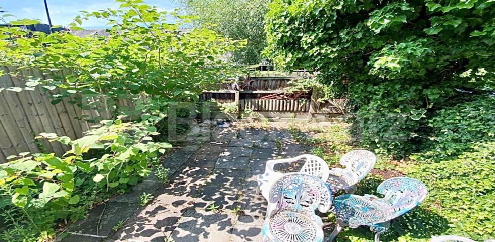 			PERFECT FOR 4 SHARERS!, 4 Bedroom, 1 bath, 1 reception House			 Lough Road, CALEDONIAN ROAD-BARNSBURY